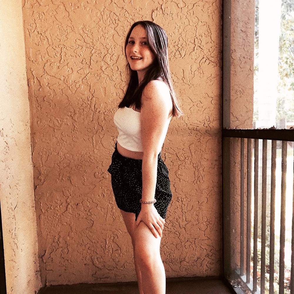 Meet your Posher, Olivia